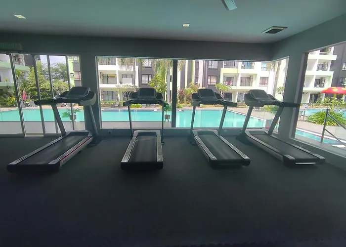 Ipoh Manhattan Water Park Pool View Cozy Homestay